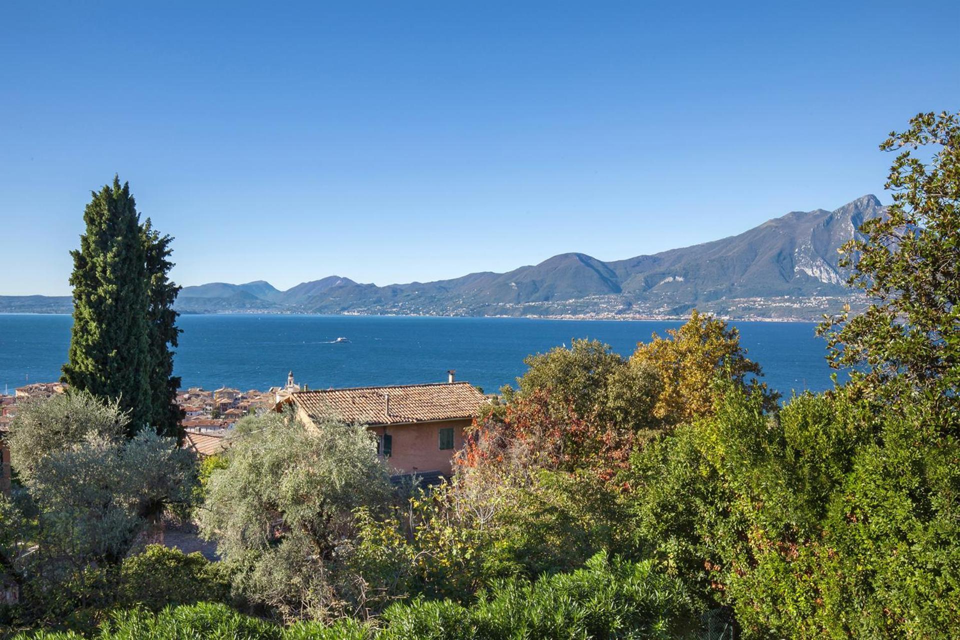 Villa Loncrino - Fine Living Torri Del Benaco Bagian luar foto