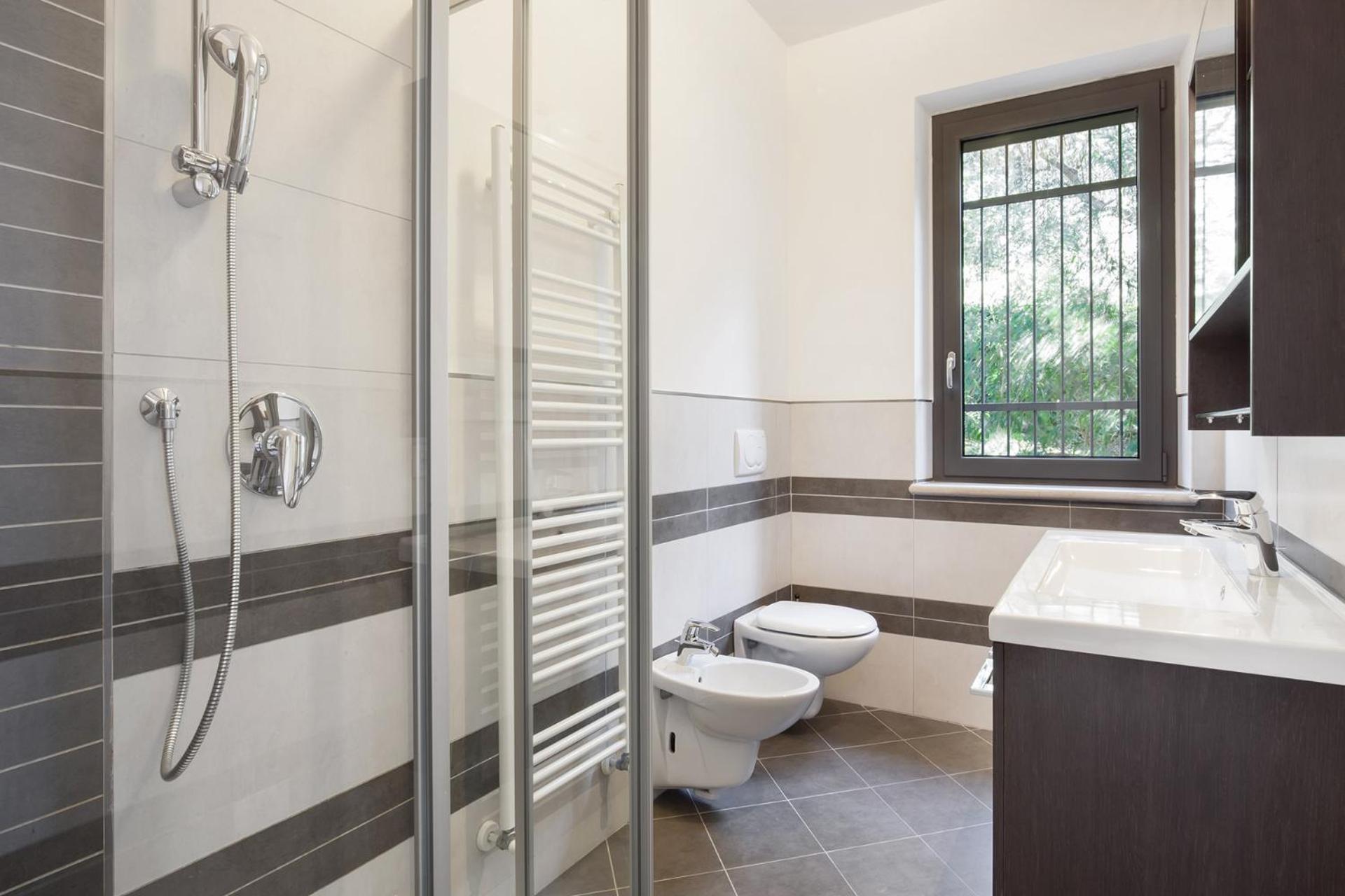Villa Loncrino - Fine Living Torri Del Benaco Bagian luar foto