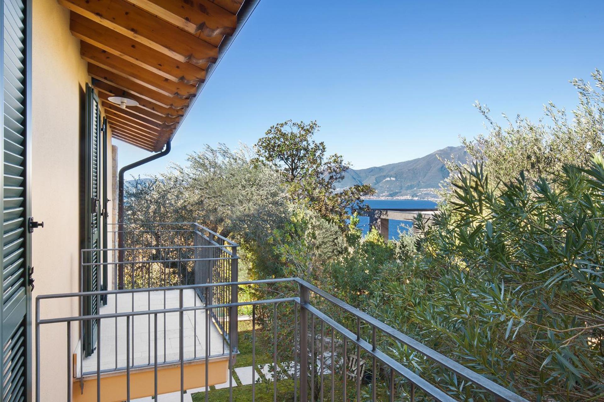 Villa Loncrino - Fine Living Torri Del Benaco Bagian luar foto